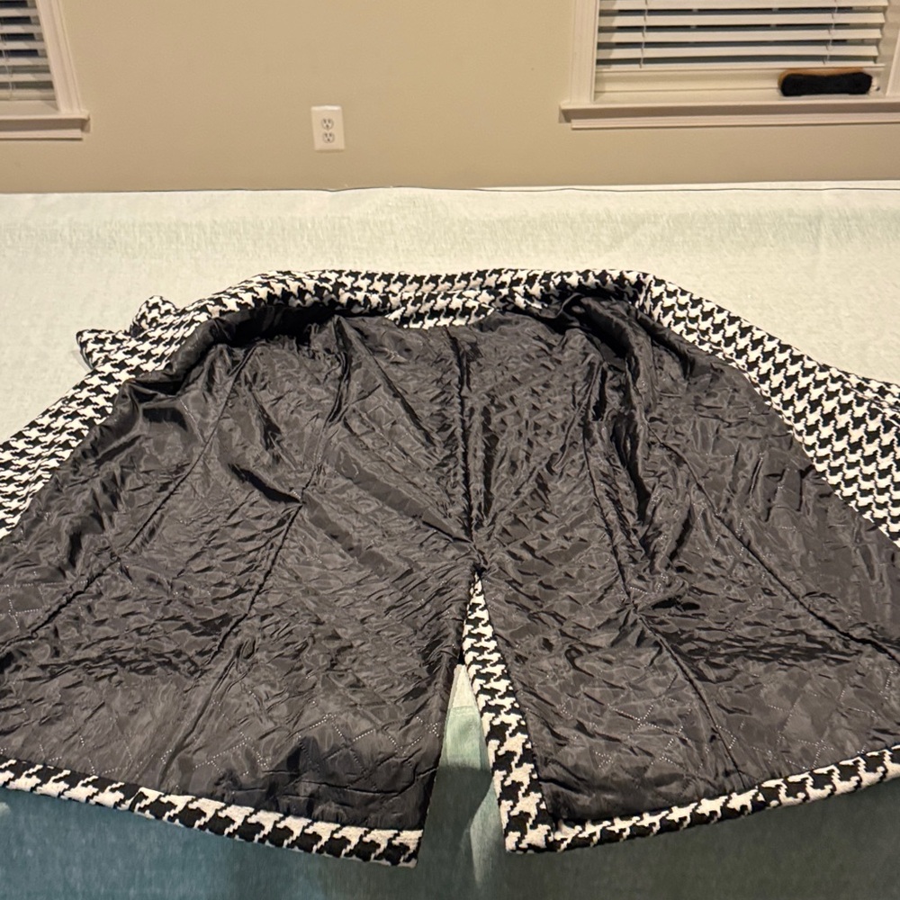 Chic Houndstooth Pea Coat - Picture 12 of 12
